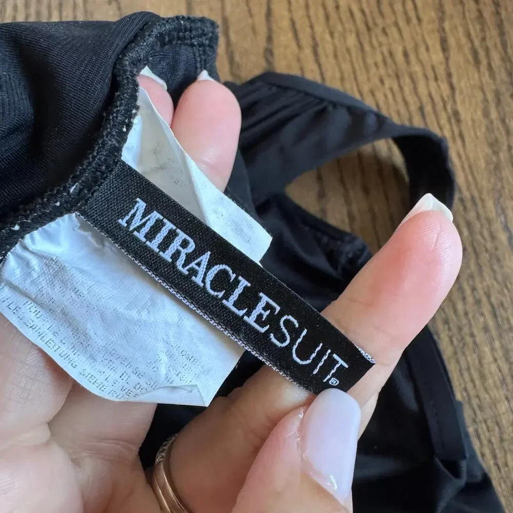 Miraclesuit Illusionist Black One Shoulder One Piece Swim Suit Womens Size 6